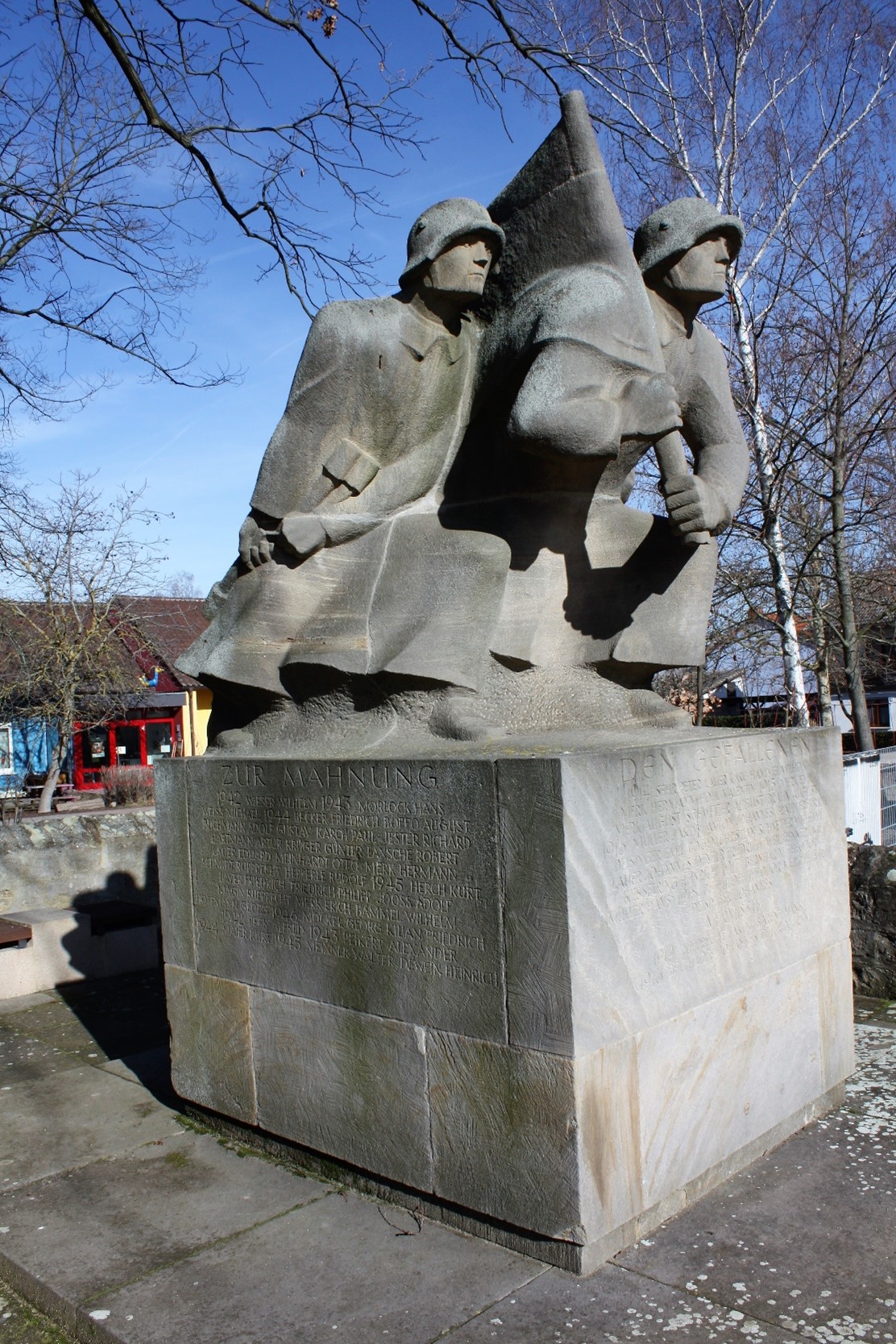 Rundgang – Das Denkmal Für Die Gefallenen Des 1. Und 2. Weltkrieg